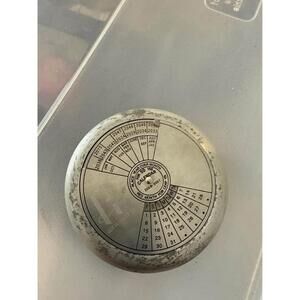 Vintage Getty Oil perpetual desk calendar / paperweight – collectible